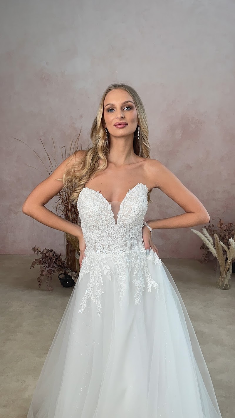 SALON SUKIEN ŚLUBNYCH BRIDAL NOVA Elżbieta Wojtcza