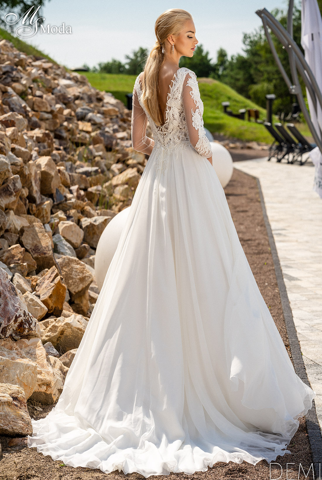 Suknia slubna DEMI - 2023